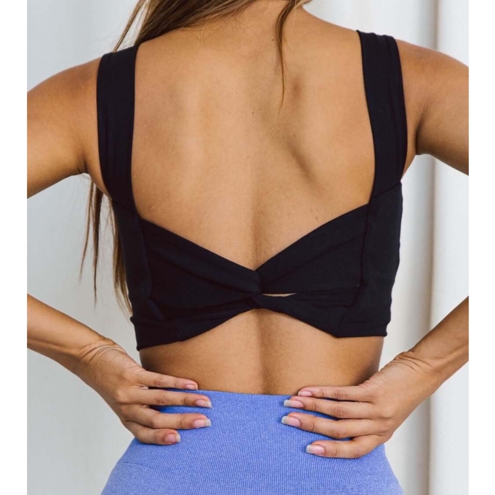 Astoria LIVE LUXE Crossed Sports Crop - Black
